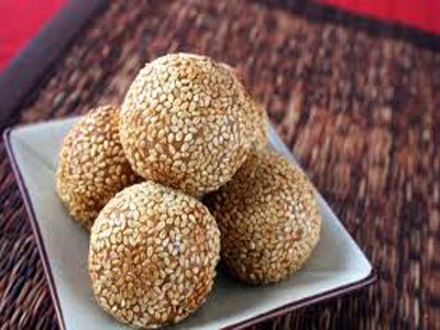 Thalaguli (Sesame Rolls)