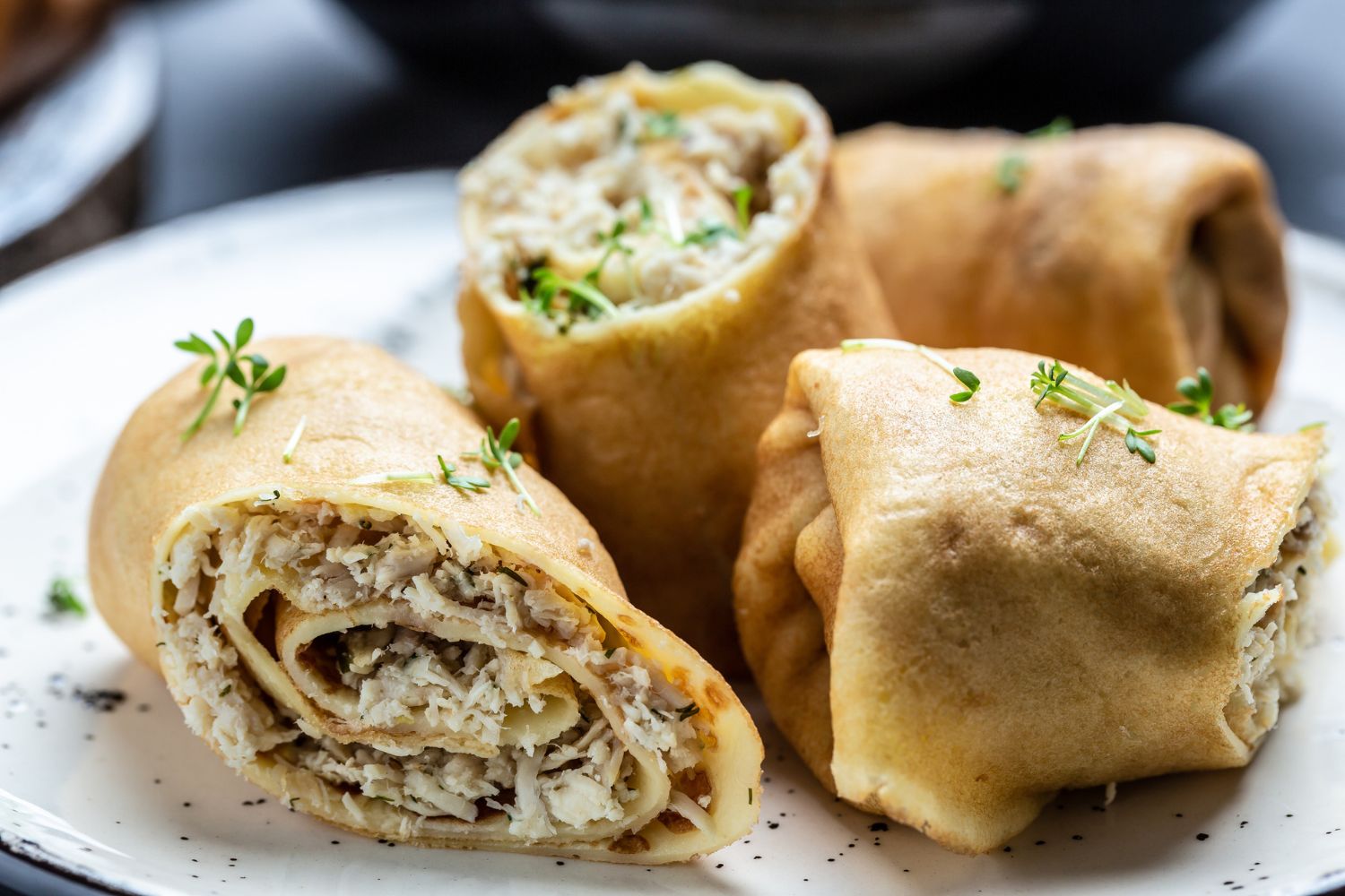 Pancakes with chicken (Kukulu mas pirawoo pancake)